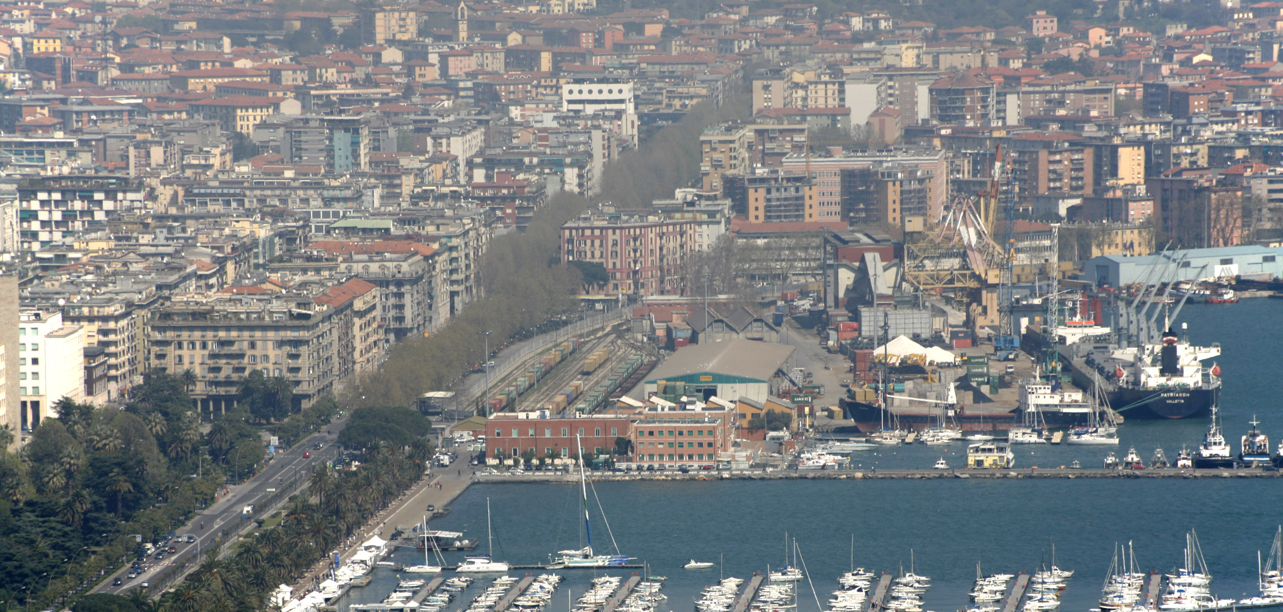 Black out alla Spezia, disagi in ospedale e in collina niente acqua