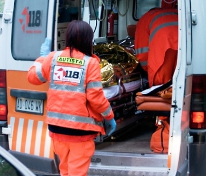 Scivola sul bagnato con lo scooter, incidente mortale per un 44 enne