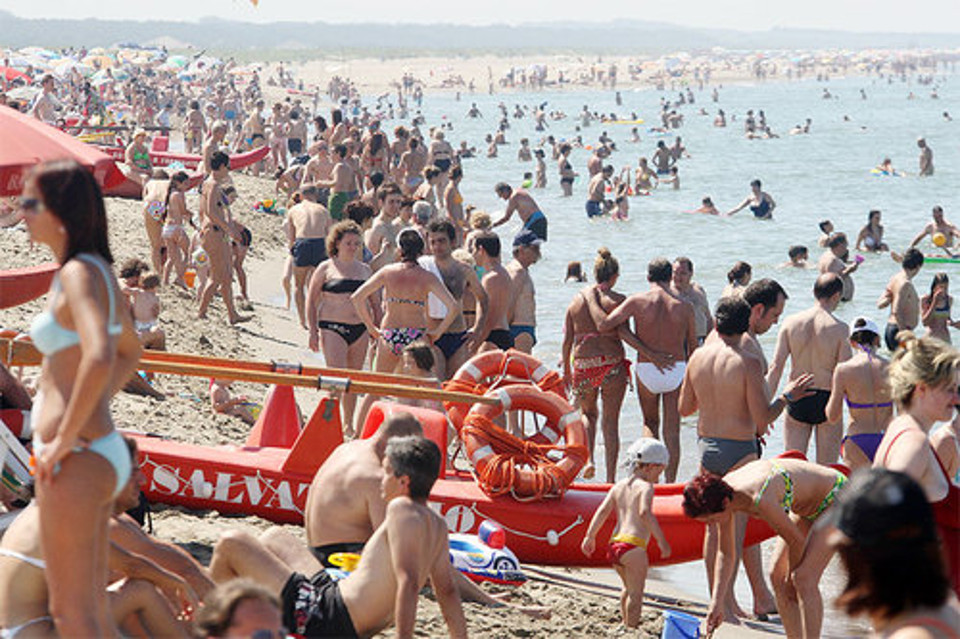 Tutto esaurito sulle spiagge italiane, Liguria fuori dalla top ten