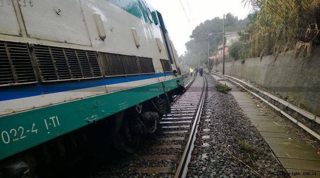 Genova-Ovada, linea interrotta per manutenzione