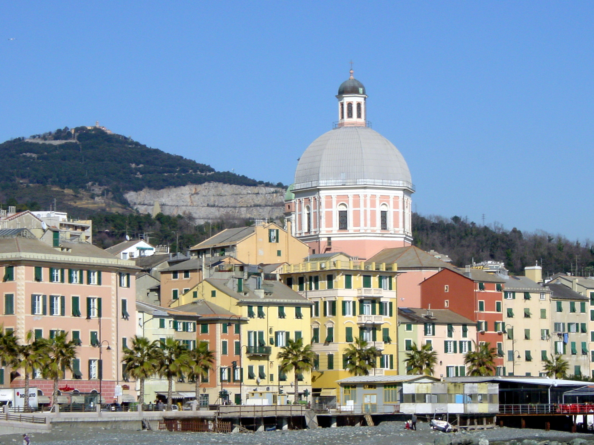 Crollo terrazza a Pegli, i pm: 