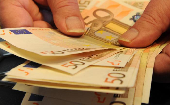 Disoccupata trova 23mila euro e li restituisce