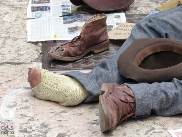 Clochard ferito a Genova: interrogato dalla polizia, non ricorda