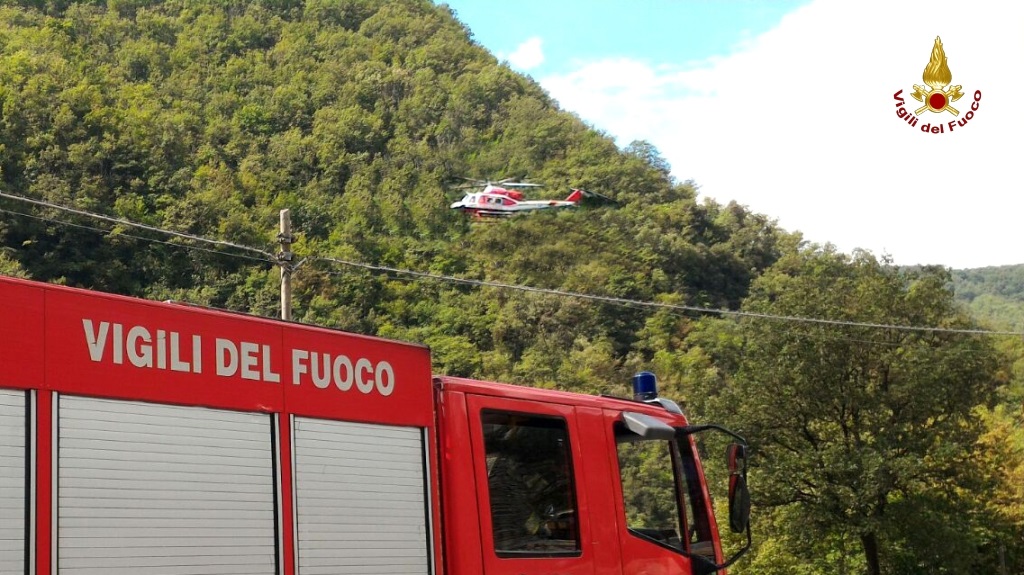 78enne ferito nel bosco a Bargagli, recuperato con l'elicottero