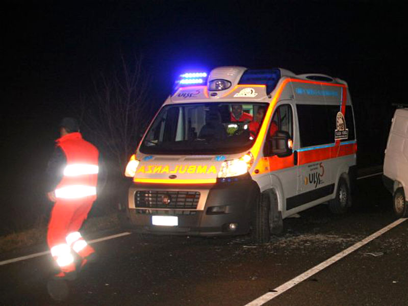 Scontro pullman-auto a Bordighera, grave una donna