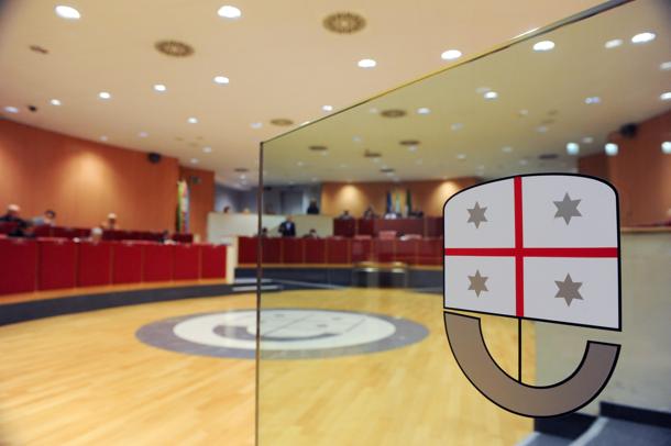 Regione: Rete a Sinistra propone taglio stipendi