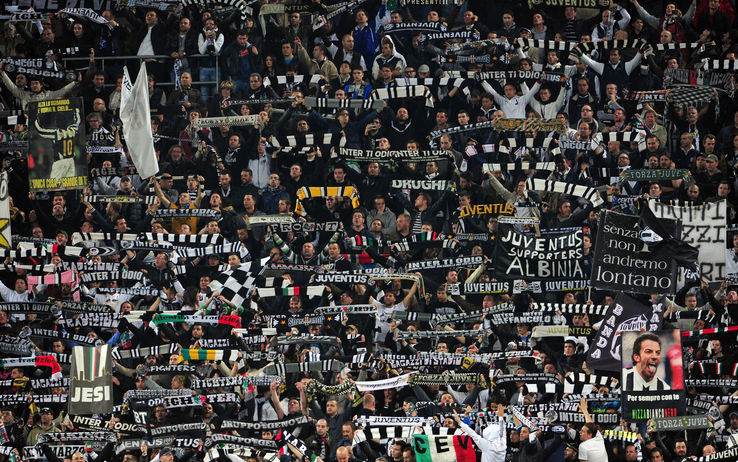 Guasto all'autobus, tifosi Juve scortati a piedi a Genova