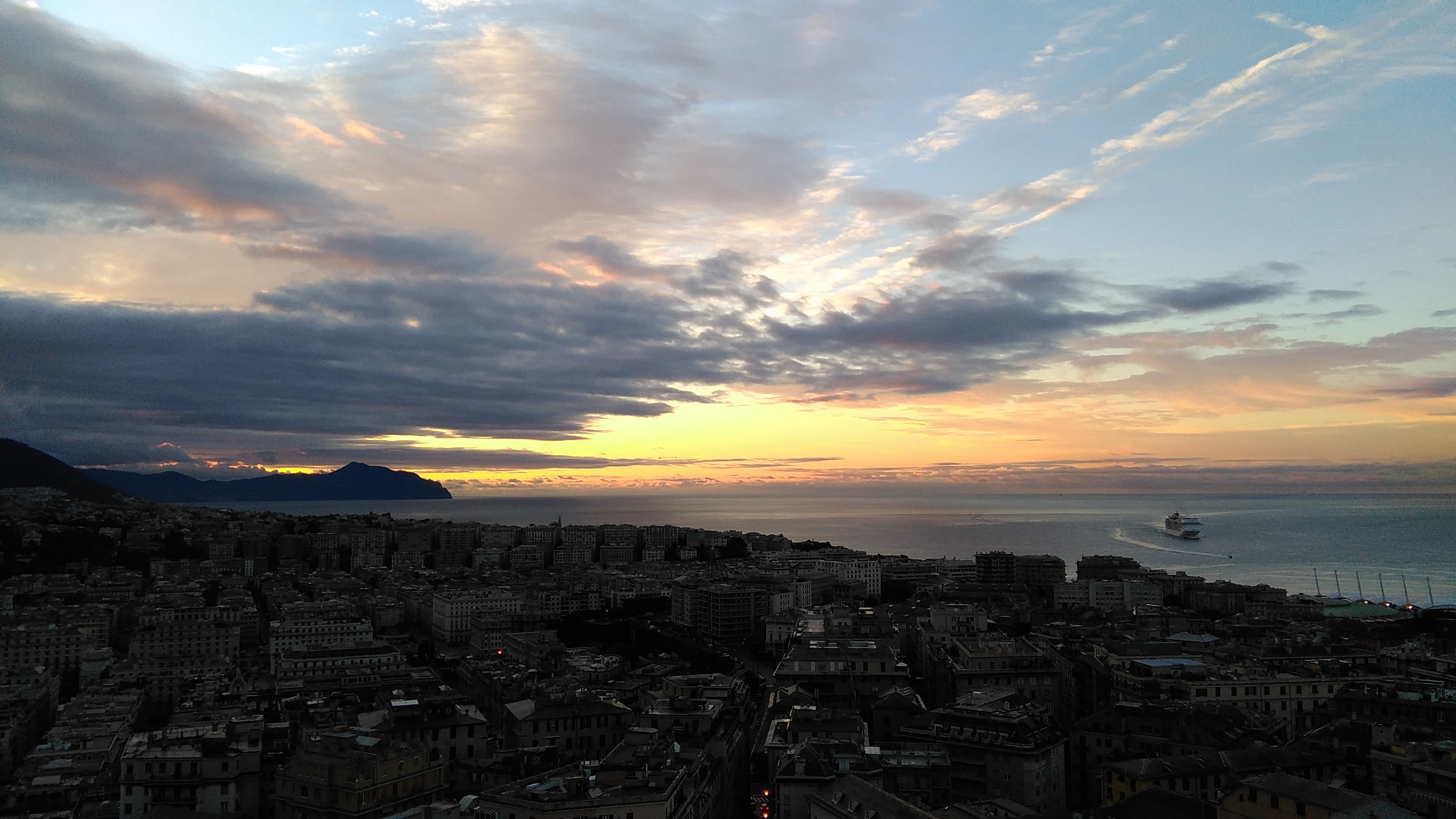 Allerta 1 in Liguria fino alle 15. Pioggia debole nella notte