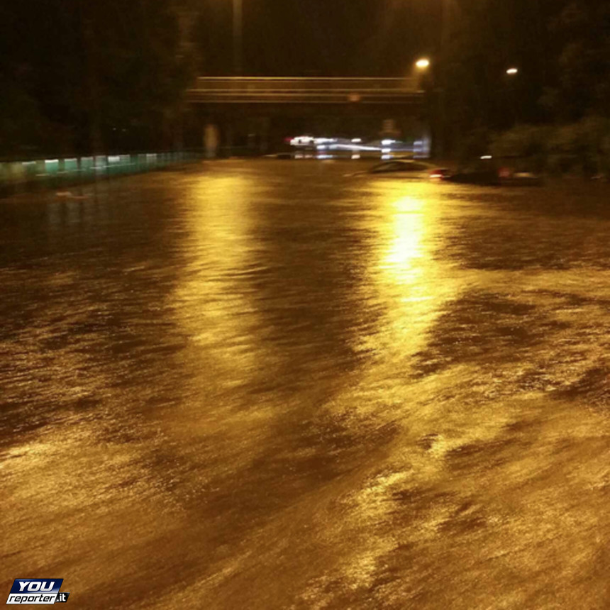 Alluvione, scuole chiuse in Costa Azzura: si cercano quattro dispersi