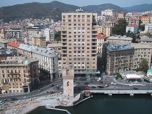 Pensionata imbavagliata e rapinata in casa a Savona 