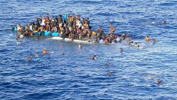 I cadaveri di quaranta migranti sono stati ritrovati sulle coste della Libia