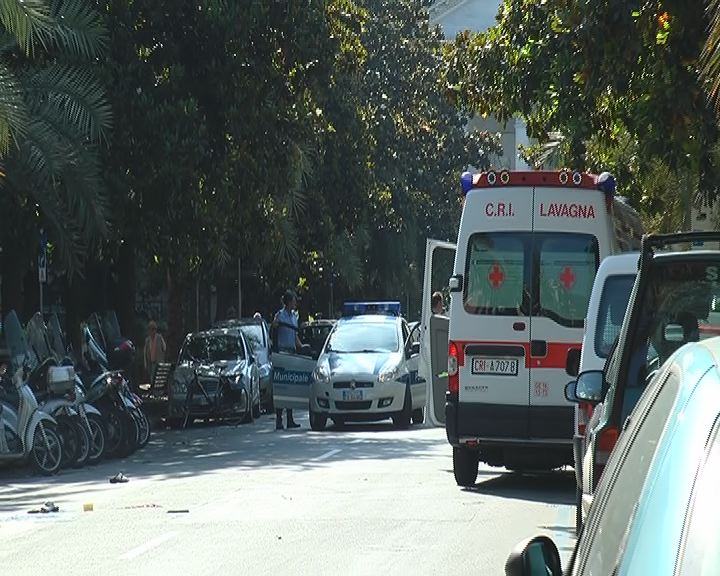 Scontro tra motocicli a Chiavari: un uomo in prognosi riservata