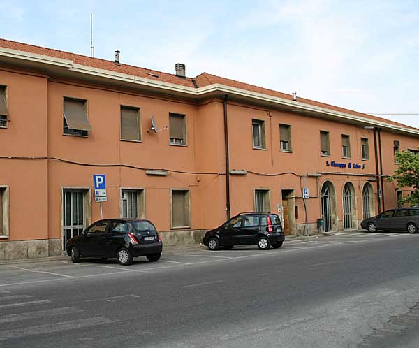 Incidente, moto contro auto: motociclista in codice giallo a Savona