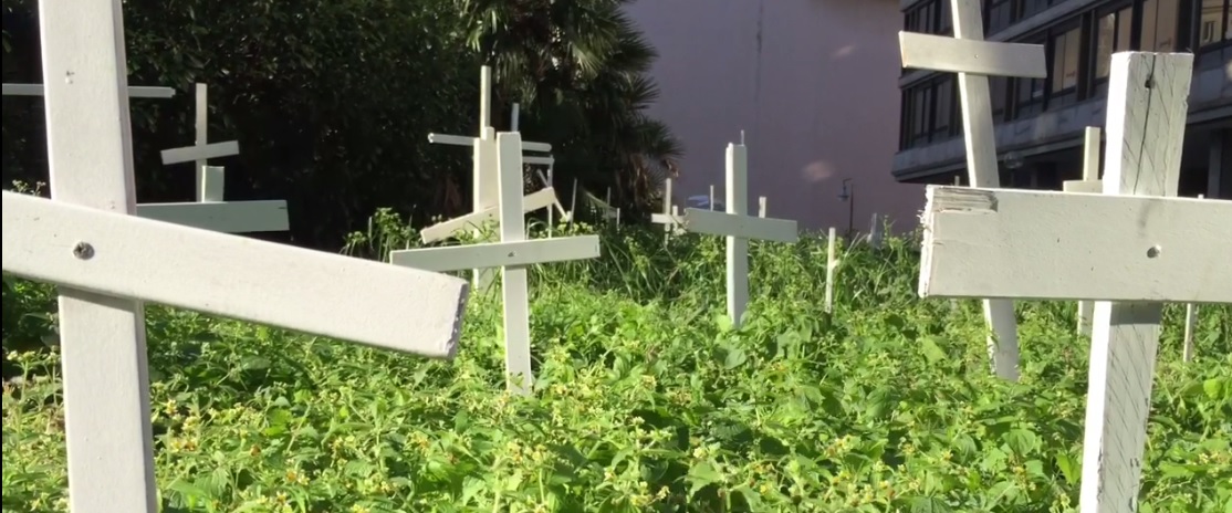 Un 'cimitero' nel cuore di Genova per ricordare le vittime della crisi economica 