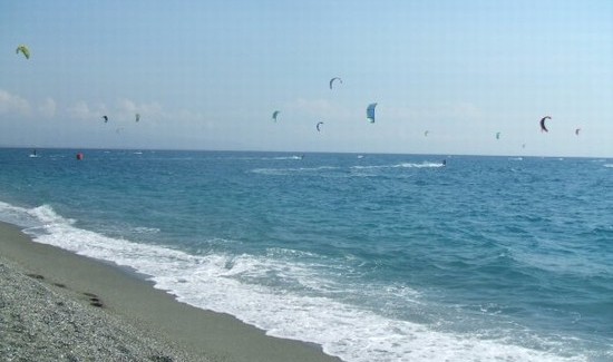 Piano Spiagge, M5S ancora all’attacco: “Servono verifiche sui nuovi confini demaniali”