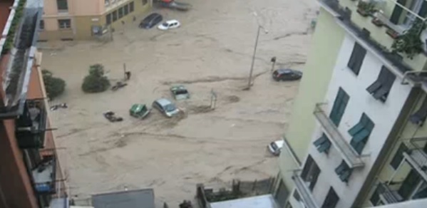 Quattro anni fa l'alluvione, Genova piange le sue vittime 