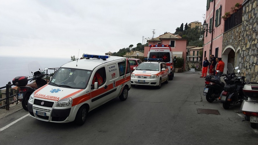 Anziano cade per sei metri in un dirupo a Pieve Ligure