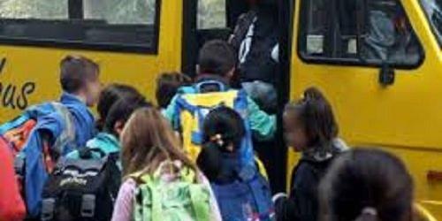 Nessun ferito per lo scuolabus andato a fuoco a Bologna