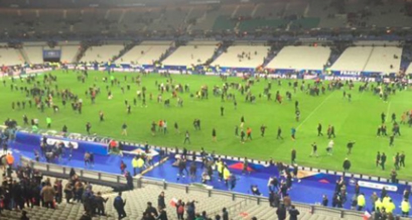 Attacchi a Parigi, uno dei kamikaze avrebbe tentato di entrare allo stadio