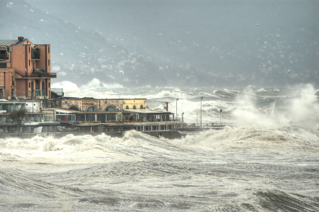 In arrivo mareggiate intense sulla Liguria: 