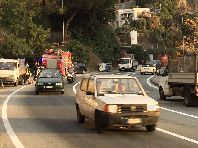 Fuga di gas in corso Matteotti a Savona, accertamenti in corso