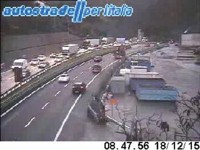 Pioggia e traffico, mattinata difficile sul nodo autostradale genovese