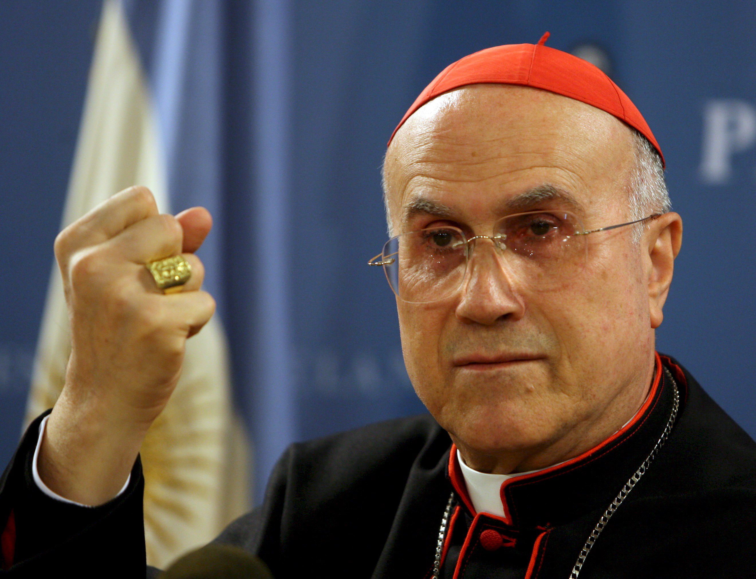 Cardinal Bertone risarcisce Bambin Gesù con 150mila euro