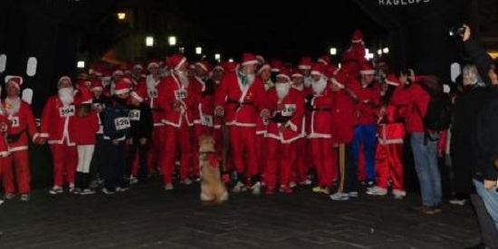 Corsa dei babbi natale, stasera nel centro di Savona