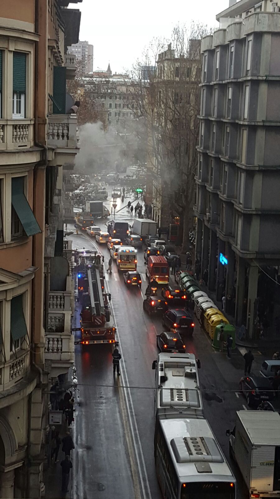 Incendio in uno studio dentistico di Sampierdarena 