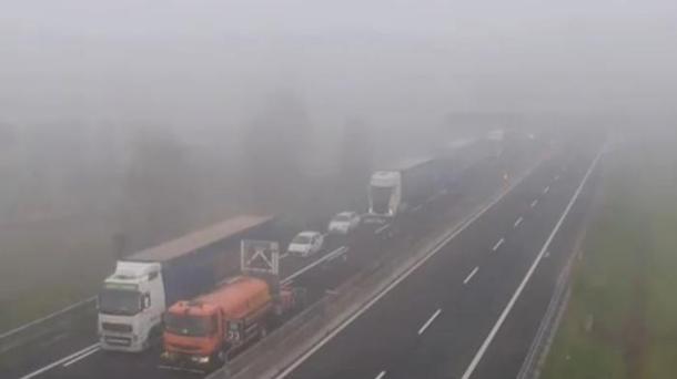 Nebbia sulla A7, visibilità inferiore agli 80 metri