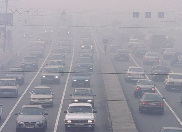 Nonostante la pioggia, resta lo smog: stop auto a Napoli anche oggi 