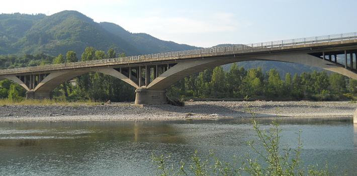 Allarme bomba, chiuso il ponte di Caprigliola per un'ora