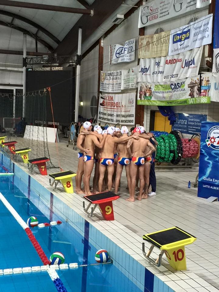 Rari Nantes Imperia: i ragazzi della pallanuoto maschile vincono per 5-4 contro l'Albaro Nervi 