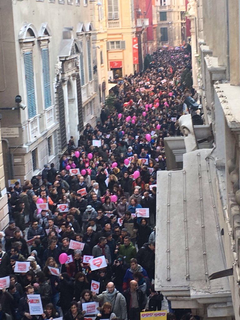 #Svegliaitalia e Sentinelle in piedi: la piazza di Genova si dividono sulle unioni civili