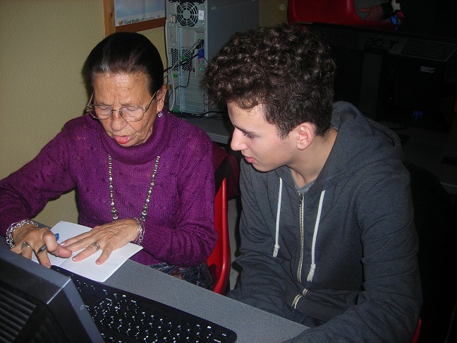 Oggi la prima lezione di ‘Nonni in rete. Tutti giovani alle Poste’