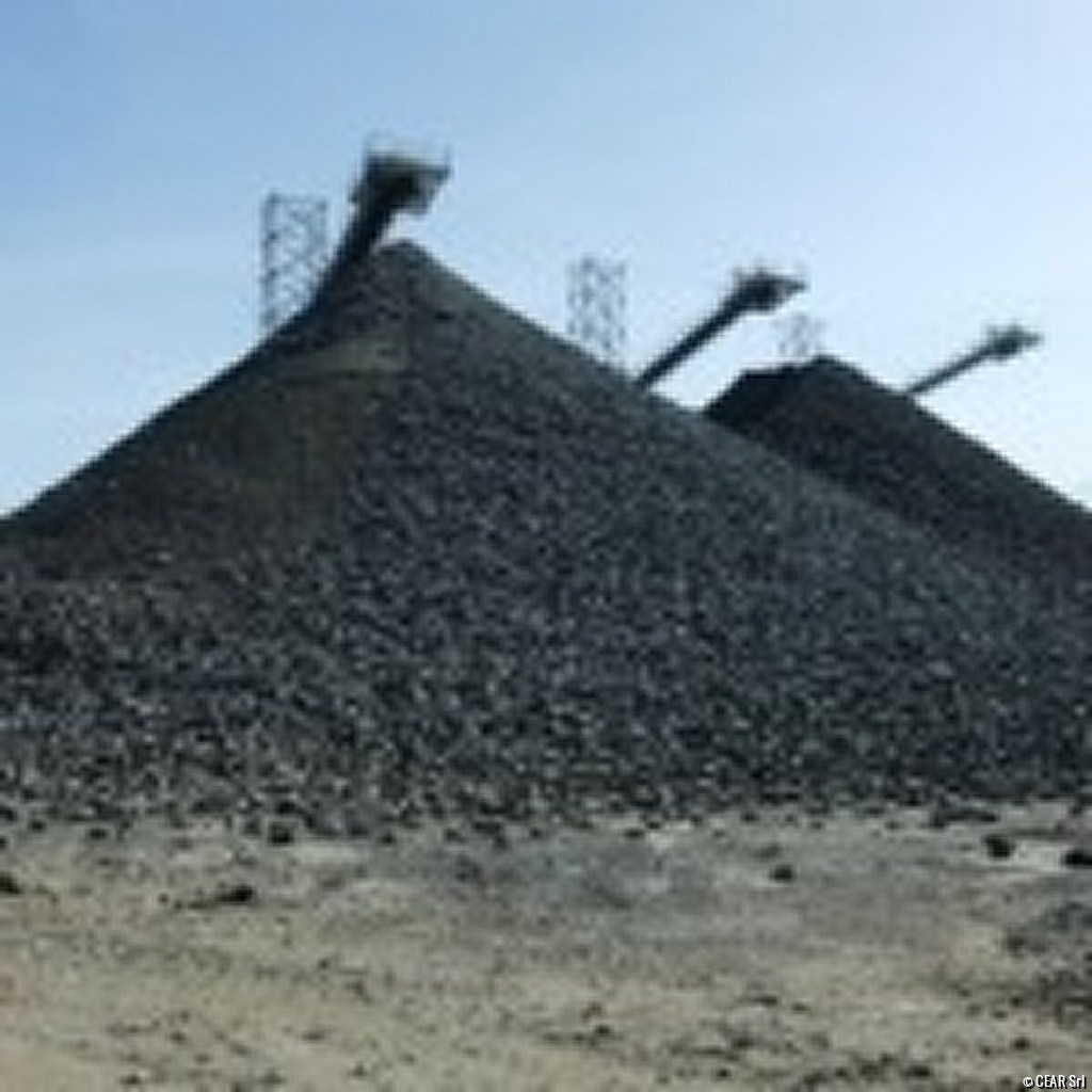 Stoccaggio di ceneri in Porto, alla Spezia esplode la polemica  