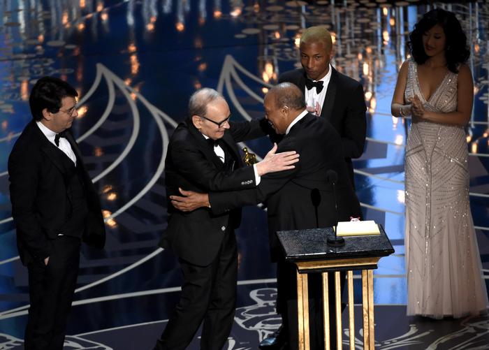 Oscar 2016, Morricone vince la sua prima statuetta 