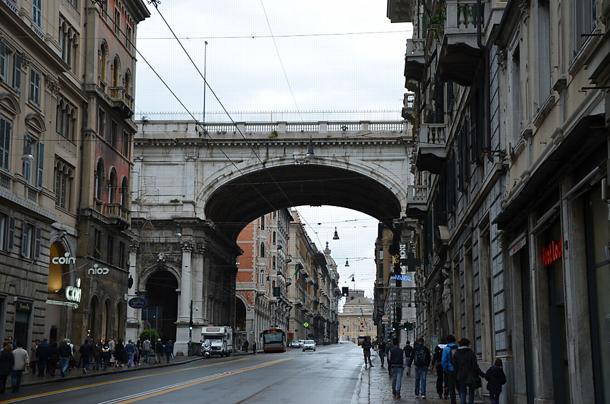 Street shopping nelle vie commerciali di Genova