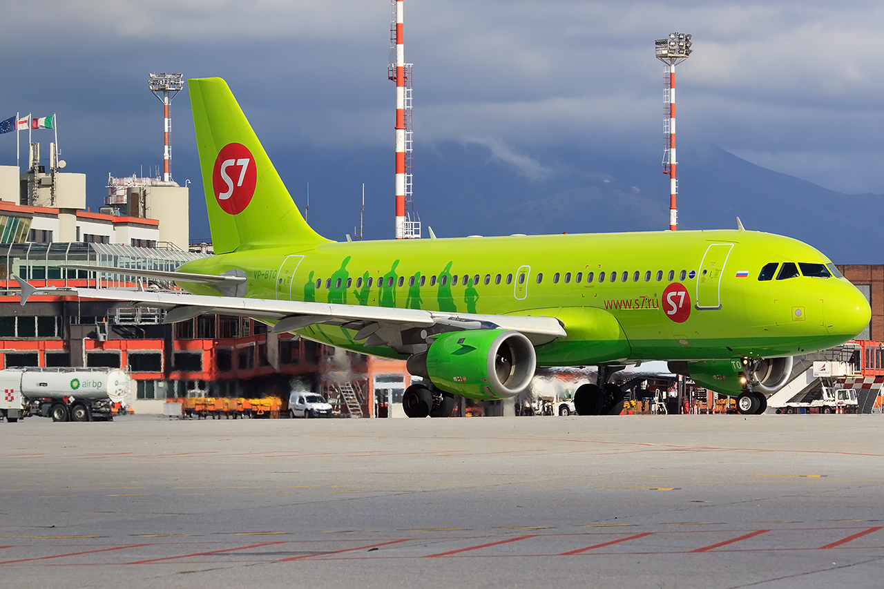 Italia-Russia, aeroporto di Genova confermato fra gli scali di riferimento