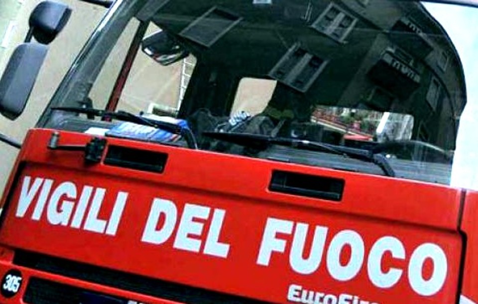 Voragine tra le case, evacuate quattordici famiglie 