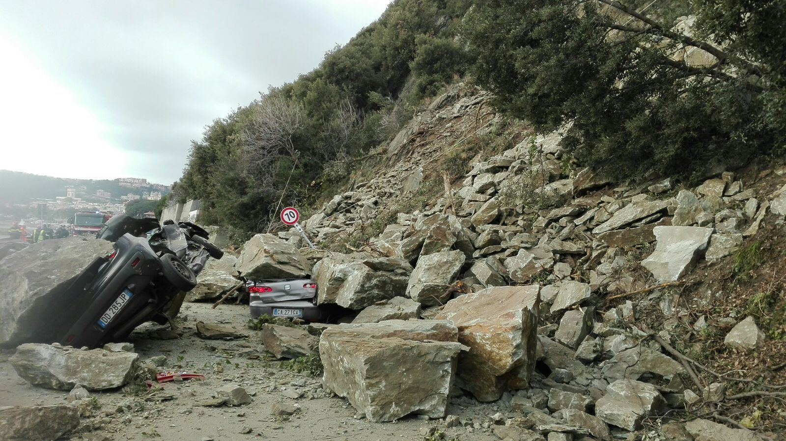 Frana ad Arenzano, da venerdì 8 aprile quattro nuove fermate nella stazione di Vesima