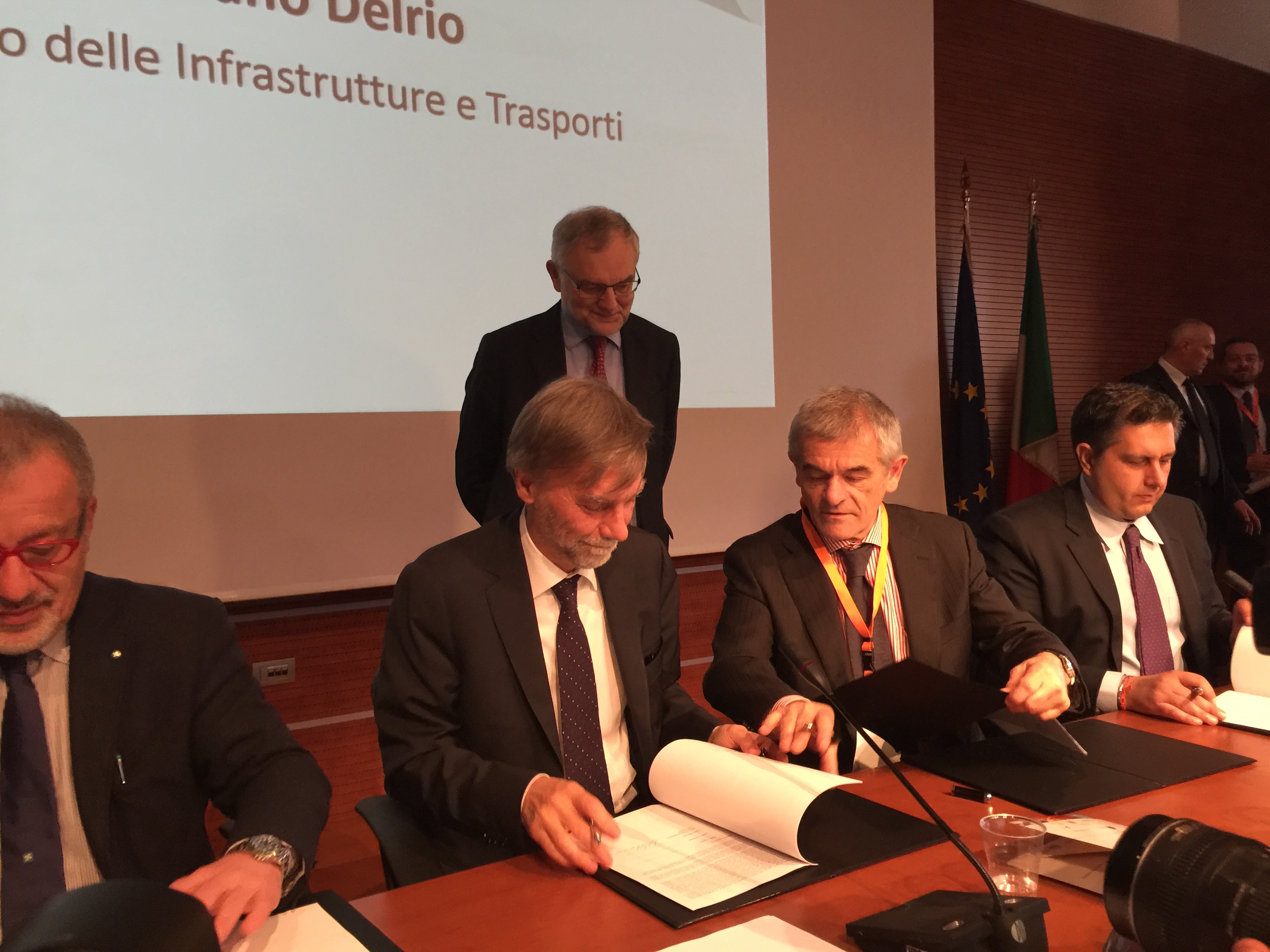 Patto Nord/Ovest, firmato il protocollo d'intesa tra Piemonte, Lombardia, Liguria e il Ministero delle Infrastrutture 