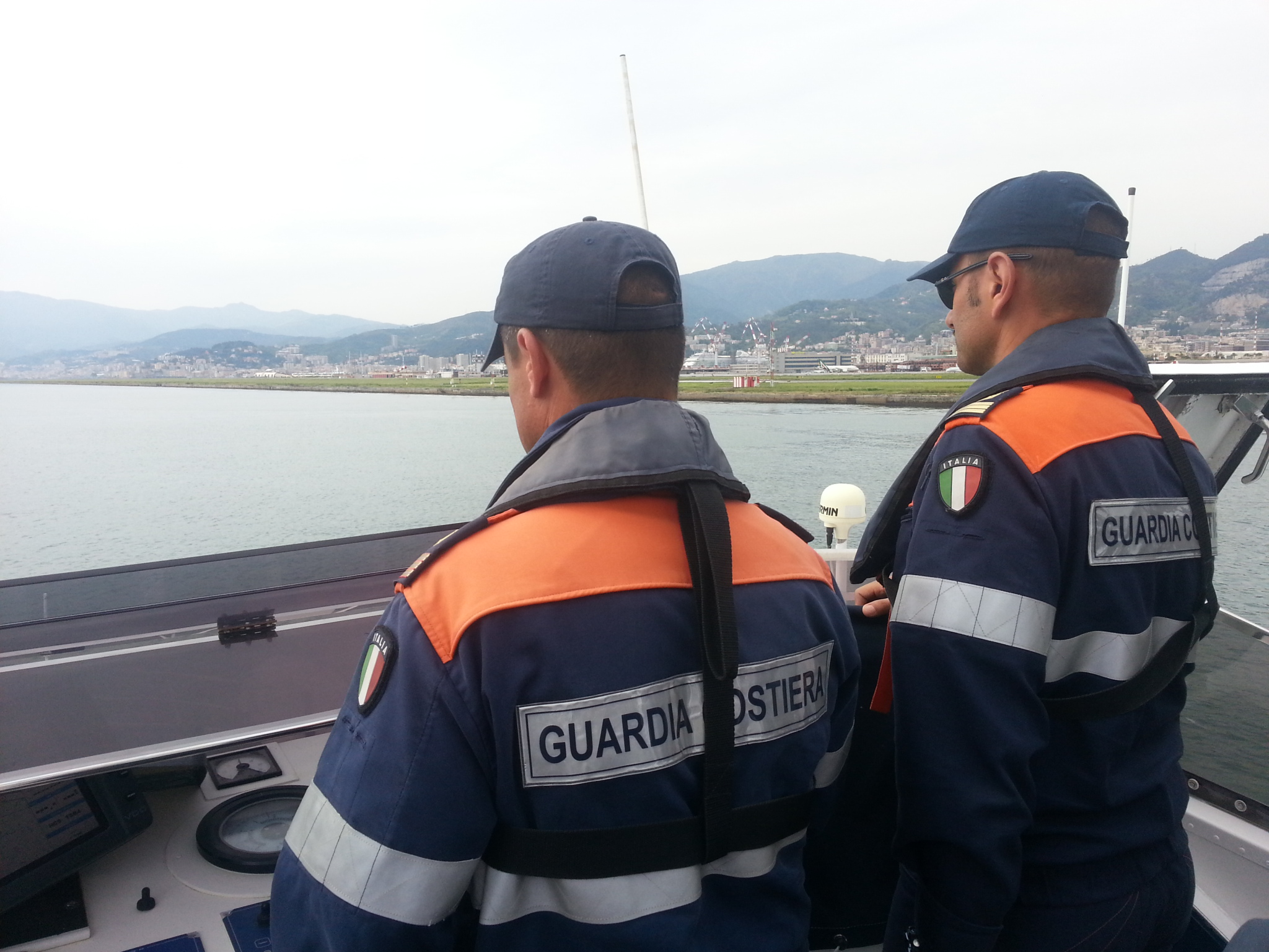 Petrolio sulle spiagge del Ponente, ma in mare aperto non ci sono chiazze