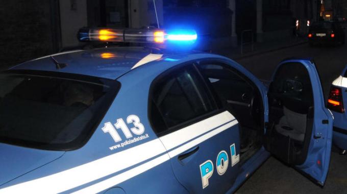 Sparatoria all'esterno di un bar a Pegli: un morto e un ferito grave