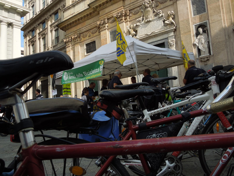 Rubano biciclette davanti al Commissariato, arrestati perché recidivi