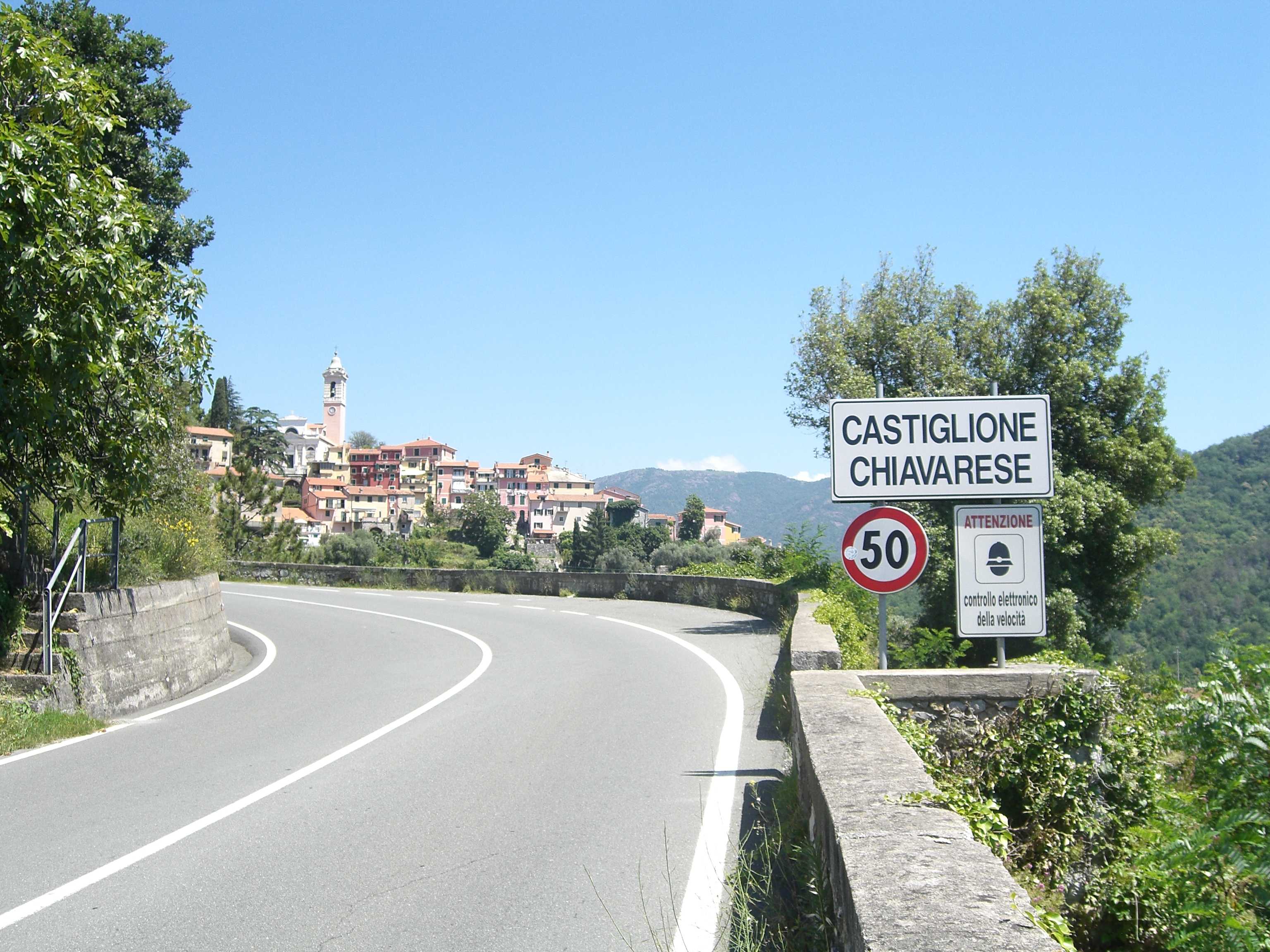 Una strada blocca il deflusso delle acque del rio, due denunce nel Tigullio