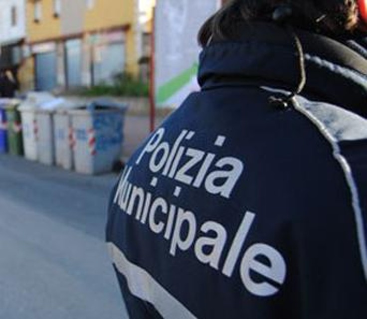 Pedone investito da una moto in via Prà, pesanti rallentamenti al traffico in zona