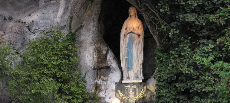 Bimba sorda dalla nascita riacquista l'udito a Lourdes