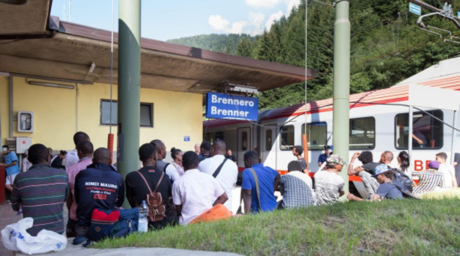 Migranti, da martedì l'Austria vuole schierare 80 poliziotti al Brennero 