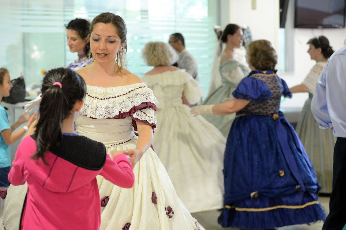 Danze ottocentesche per i bimbi del Gaslini, sabato il Gran Galà delle Rose 